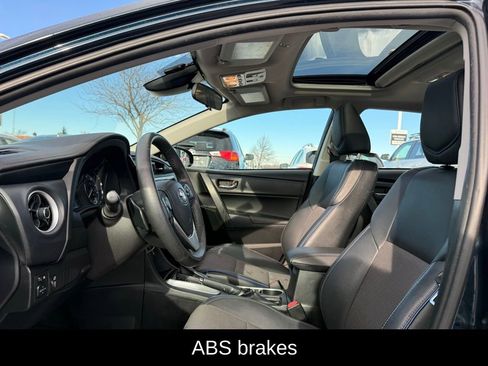 Used 2017 Toyota Corolla SE w/ SE Premium Package image 6