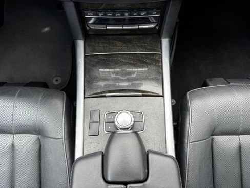 Used 2014 Mercedes-Benz E 550 4MATIC Sedan w/ Premium 1 Package image 28