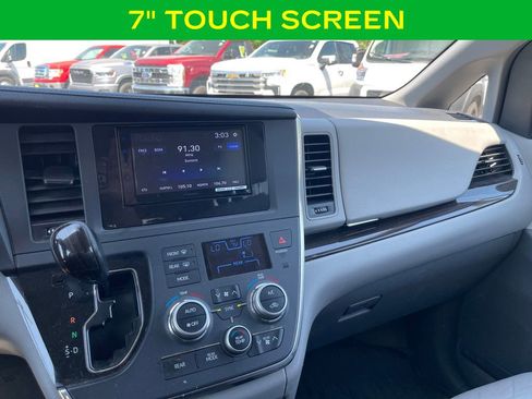 Used 2018 Toyota Sienna XLE w/ Protection Package FWD image 14