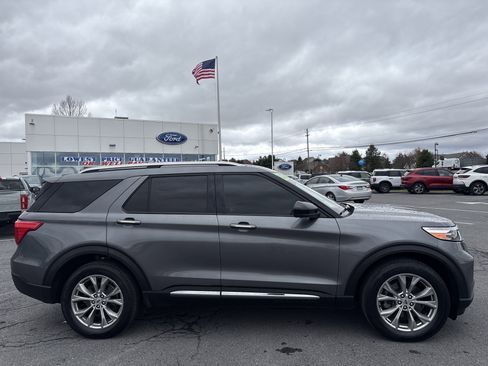 Certified 2023 Ford Explorer Limited AWD/4WD image 2