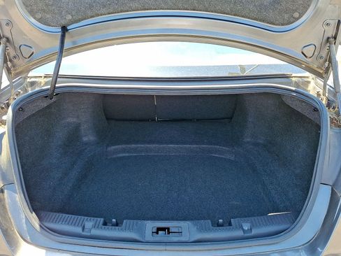 Used 2018 Ford Taurus SE FWD image 29