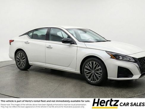 Used 2025 Nissan Altima 2.5 SV image 1