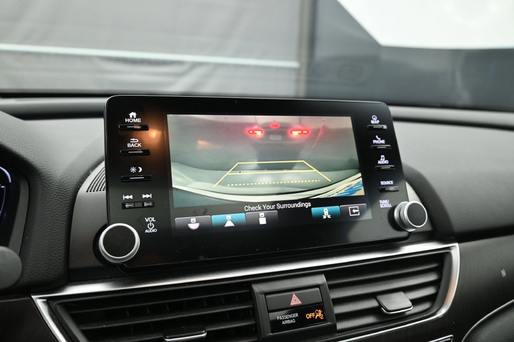 Used 2018 Honda Accord Touring image 38