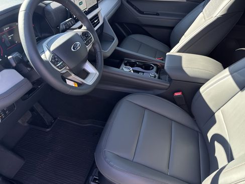 New 2026 Ford Explorer Active w/ Active Comfort Package image 9