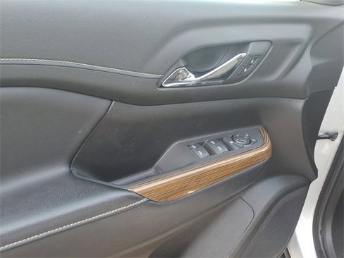 Used 2019 GMC Acadia SLE image 10