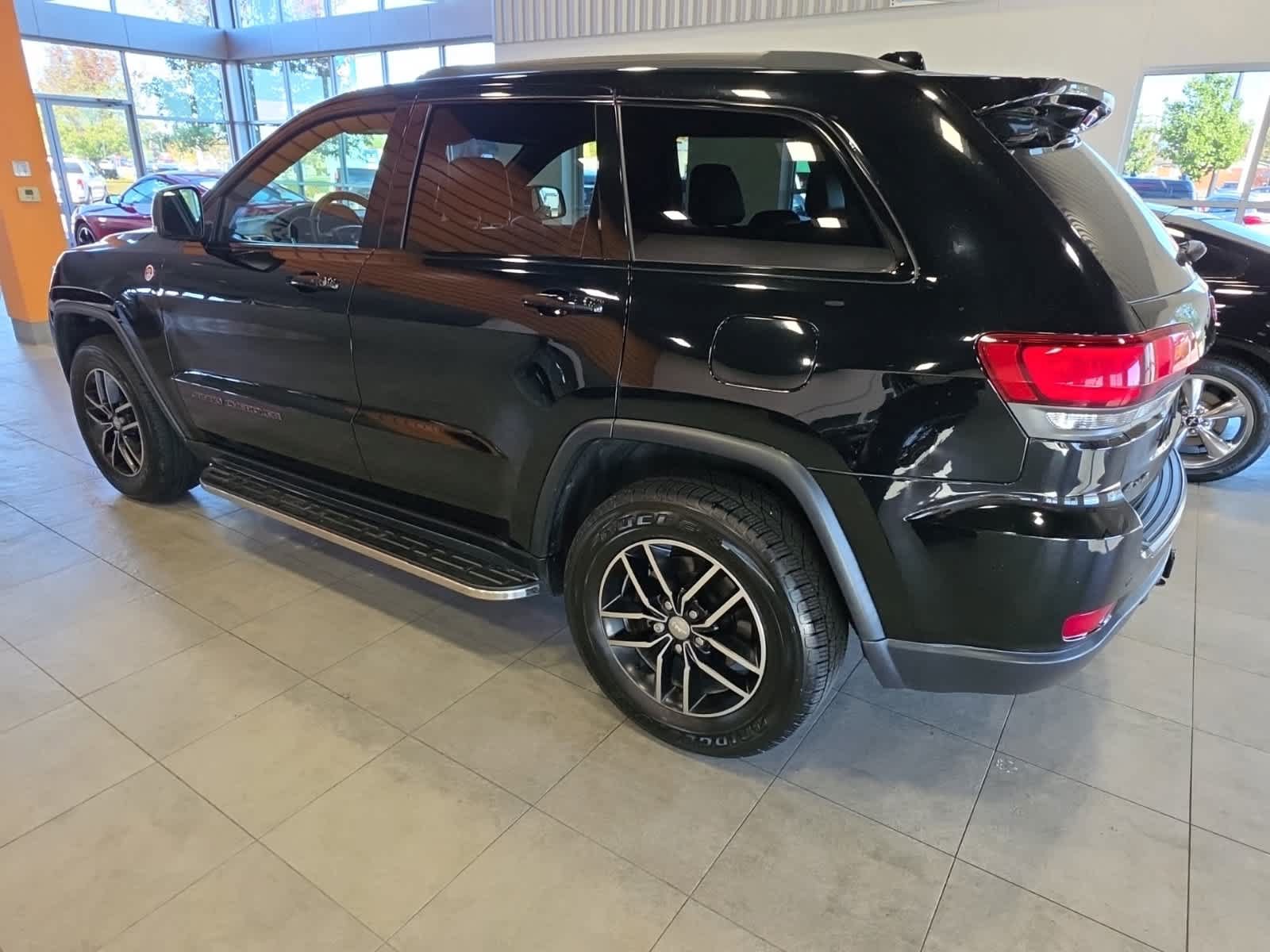 Used 2017 Jeep Grand Cherokee Trailhawk AWD/4WD image 10