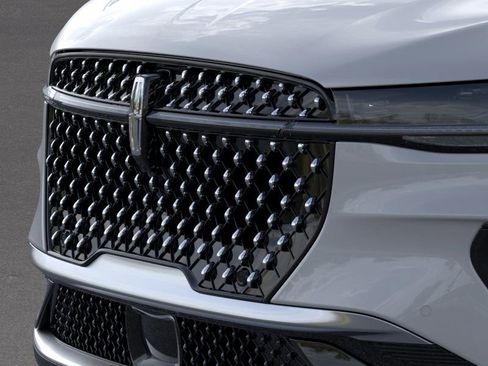 New 2026 Lincoln Nautilus Premier image 17