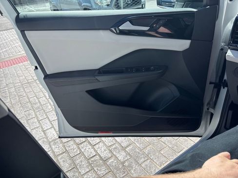 New 2026 Volkswagen Taos S image 10