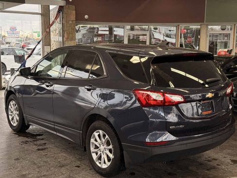 Used 2019 Chevrolet Equinox LS w/ LS Convenience Package image 10