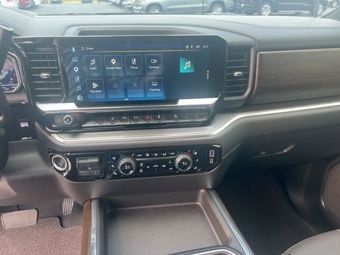 Used 2025 Chevrolet Silverado 2500 High Country w/ Midnight Edition AWD/4WD image 12