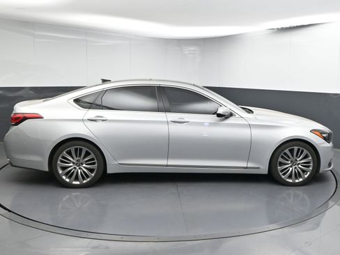 Used 2018 Genesis G80 5.0 Ultimate image 9