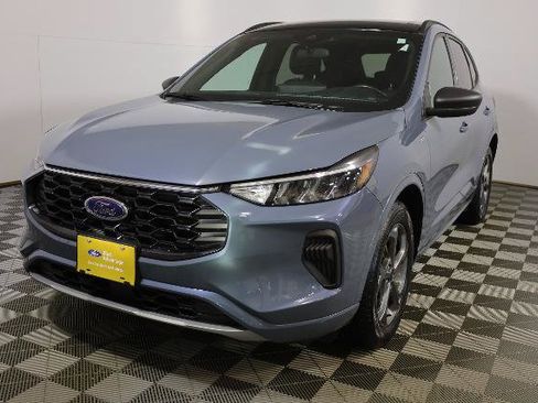Certified 2023 Ford Escape ST-Line w/ Tech Pack #1 AWD/4WD image 3