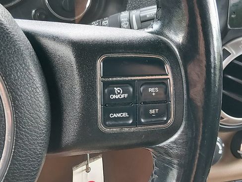 Used 2011 Jeep Wrangler Unlimited Sahara w/ Connectivity Group AWD/4WD image 22
