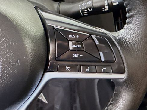 Used 2019 Nissan Rogue SV image 15