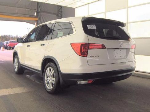 Used 2017 Honda Pilot LX image 5
