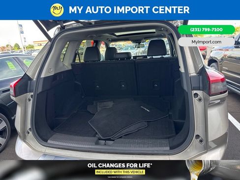 Used 2025 Nissan Rogue Platinum w/ Platinum Premium Package FWD image 25