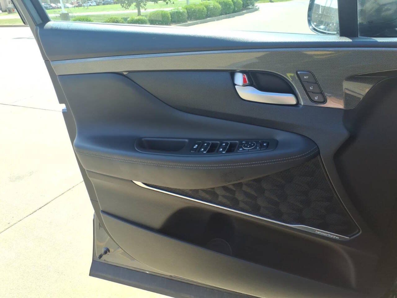 Used 2022 Hyundai Santa Fe Limited FWD image 22