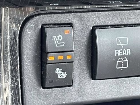 Used 2017 Chevrolet Traverse Premier AWD/4WD image 33