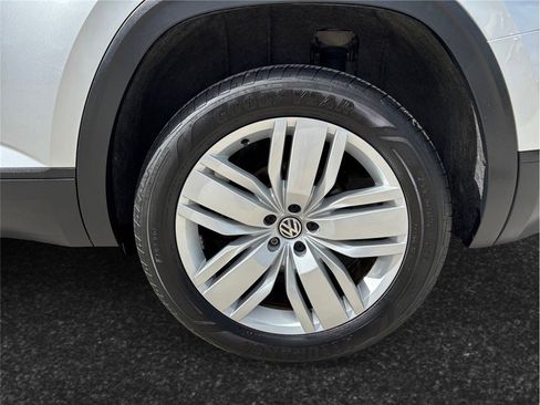 Used 2019 Volkswagen Atlas SE w/ Towing Package image 14