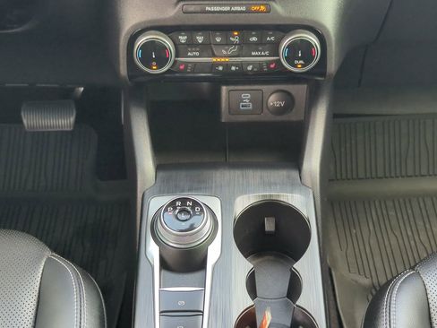 Used 2022 Ford Escape SEL image 17