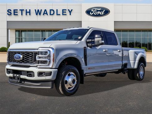 Used 2026 Ford F350 Platinum image 3