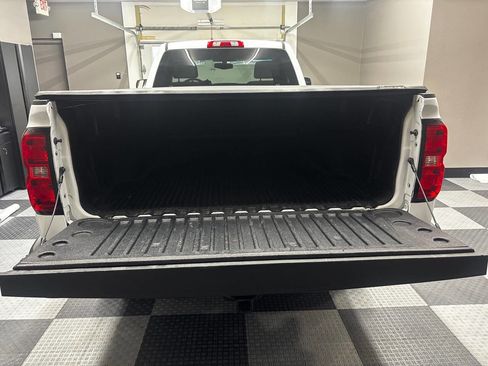 Used 2017 Chevrolet Silverado 1500 W/T w/ Trailering Package RWD image 9