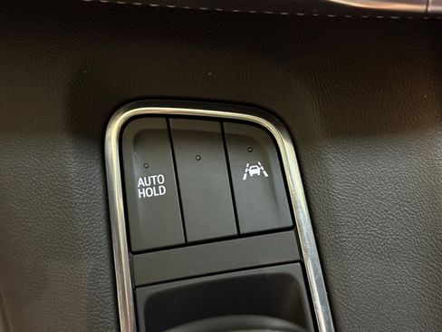 Certified 2022 Cadillac Escalade Premium Luxury w/ LPO, Radiant Package image 35