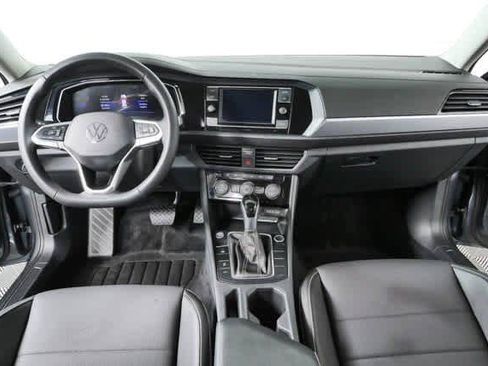 Certified 2024 Volkswagen Jetta SE FWD image 17