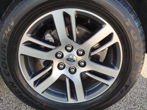 Used 2023 Ford Expedition XLT image 29