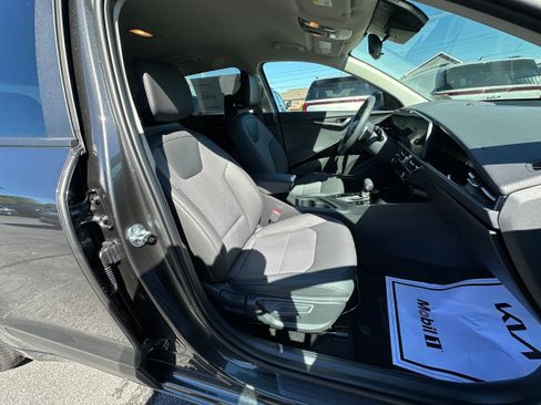 New 2026 Kia Niro EX FWD image 18