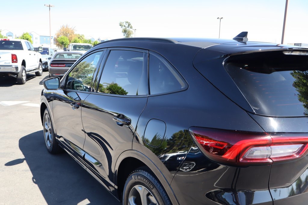 Used 2023 Ford Escape ST-Line Select w/ Tech Pack #2 AWD/4WD image 14