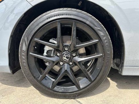 Used 2025 Honda Civic Sport image 9