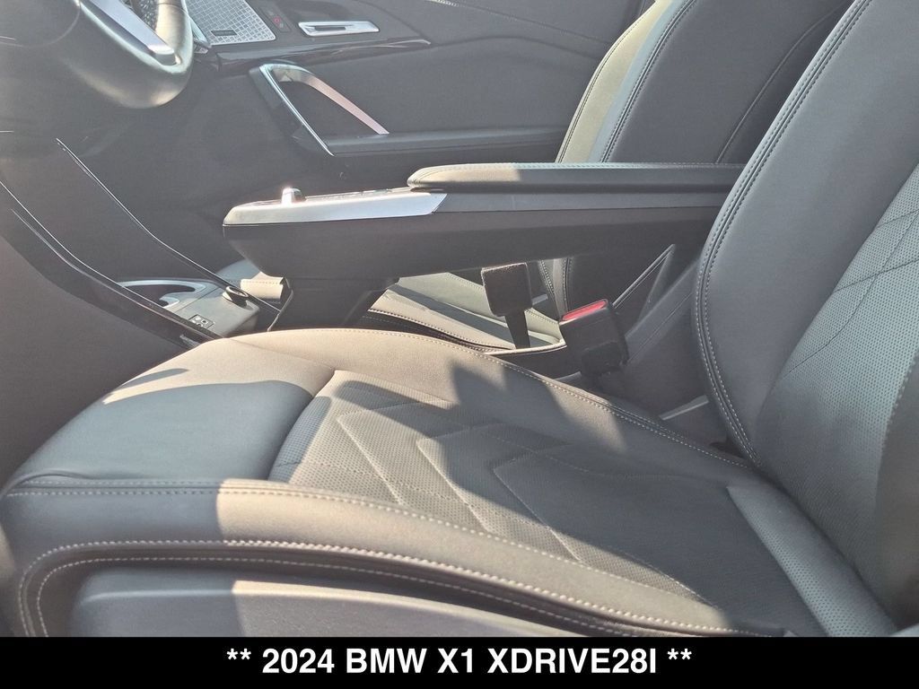 Used 2024 BMW X1 xDrive28i w/ Convenience Package AWD/4WD image 17