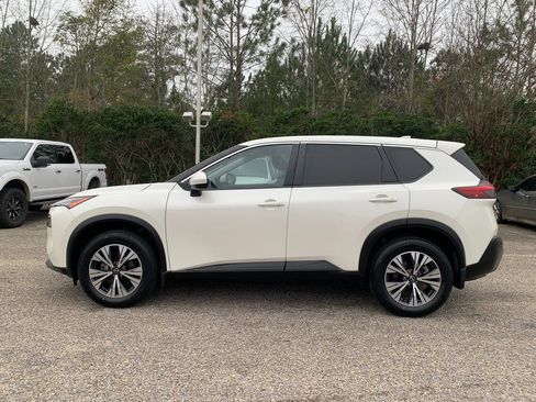 Used 2023 Nissan Rogue SV image 5