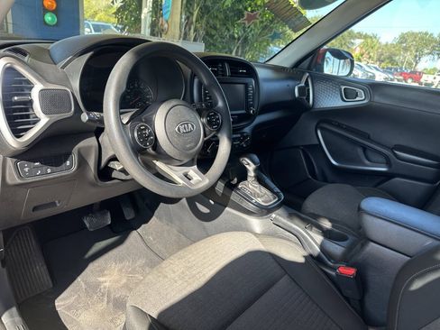 Used 2020 Kia Soul S FWD image 21