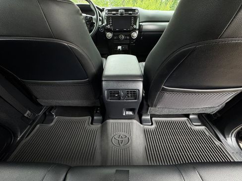 Used 2023 Toyota 4Runner 40th Anniversary SE AWD/4WD image 33