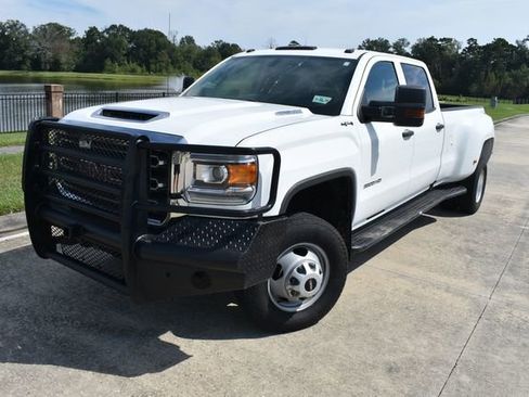 Used 2019 GMC Sierra 3500 4x4 Crew Cab w/ Sierra Convenience Package image 2