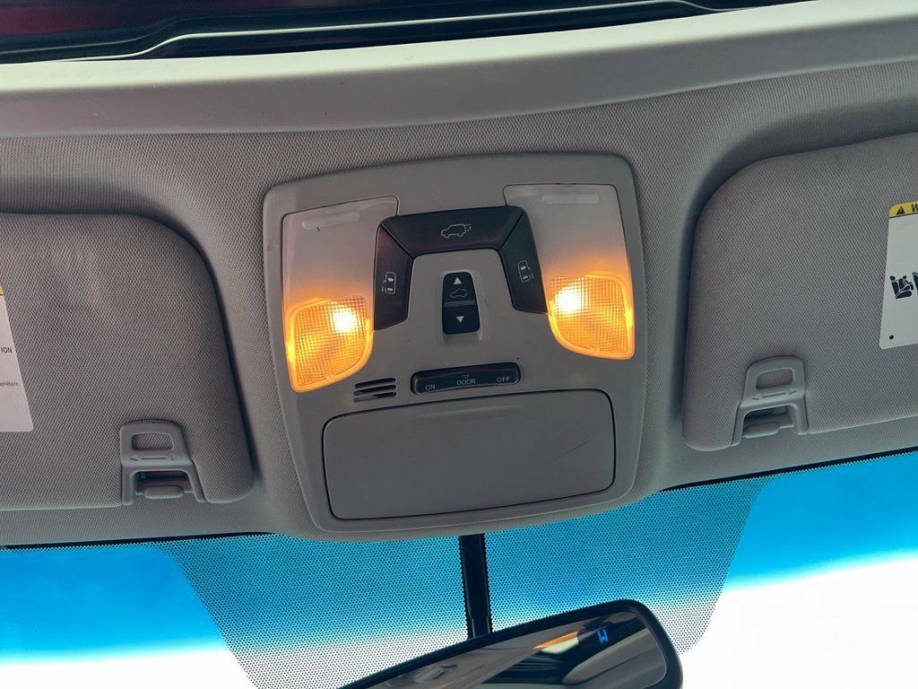 Used 2017 Toyota Sienna FWD image 36