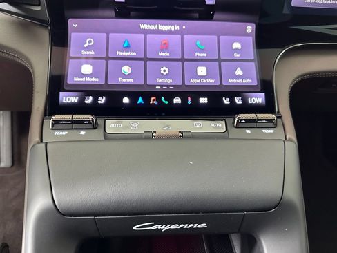 New 2026 Porsche Cayenne Turbo AWD/4WD image 35