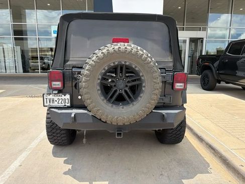 Used 2016 Jeep Wrangler Sport AWD/4WD image 3