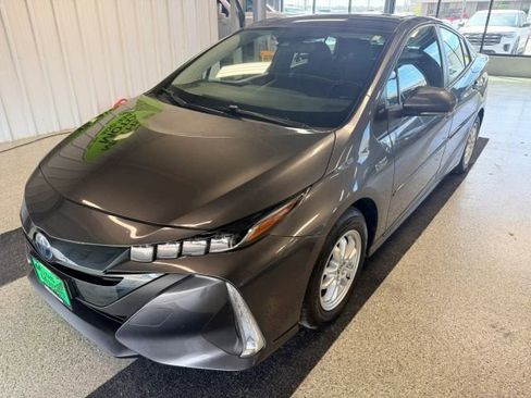 Used 2021 Toyota Prius Prime LE FWD image 1