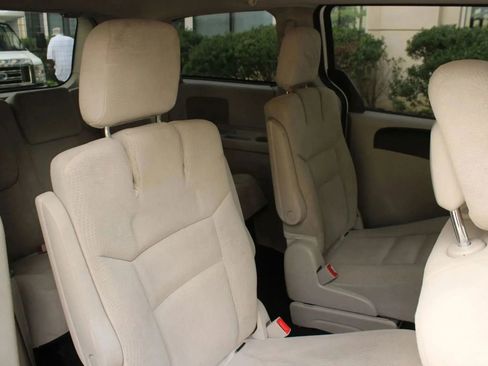 Used 2016 Dodge Grand Caravan SE w/ Quick Order Package 29E SE FWD image 27