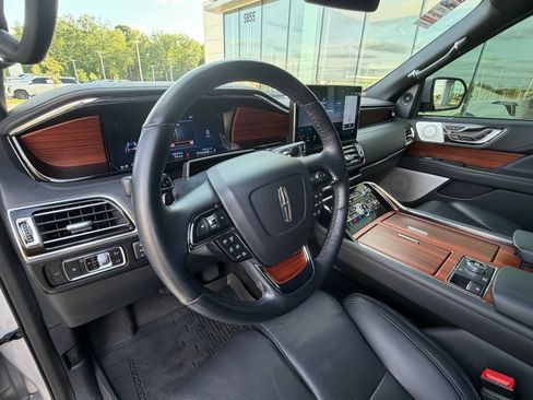Used 2024 Lincoln Navigator Reserve AWD/4WD image 13