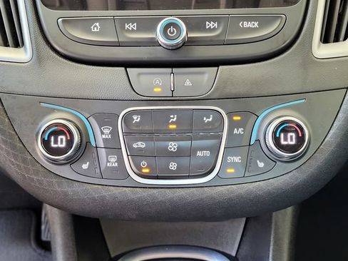 Used 2023 Chevrolet Malibu LT FWD image 21