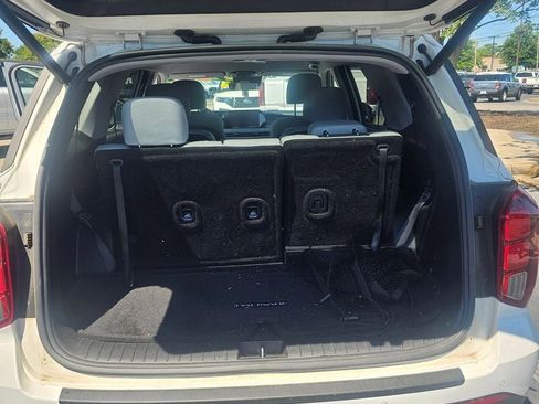 Used 2025 Hyundai Palisade SEL FWD image 11