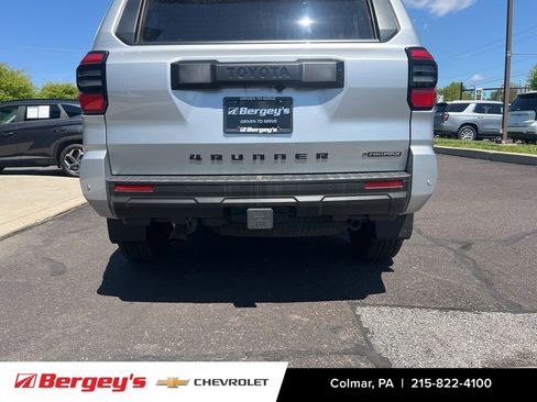 Used 2025 Toyota 4Runner TRD Off-Road AWD/4WD image 5
