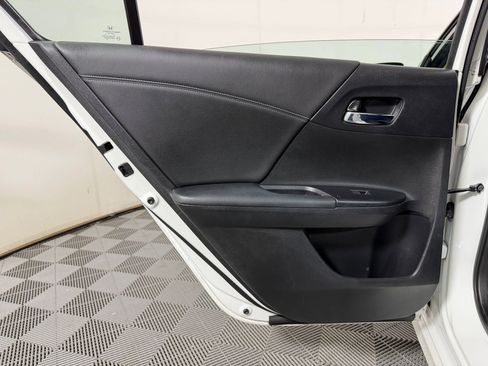 Used 2017 Honda Accord Sport image 23