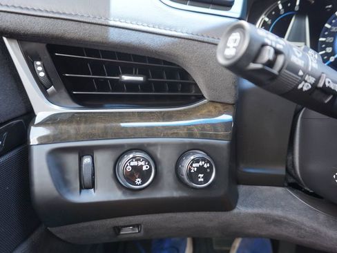 Used 2019 Cadillac Escalade Platinum image 42