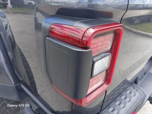 Used 2021 Jeep Gladiator Rubicon w/ Safety Group AWD/4WD image 11