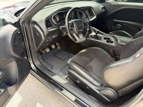 Used 2018 Dodge Challenger SRT w/ Technology Group RWD image 15